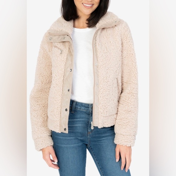 Kut from the Kloth|Tan Teddy jacket with front pockets•••Perfect for fall/winter - Picture 15 of 15